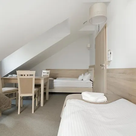 Astra - & Restaurant Apartmán Osvětim
