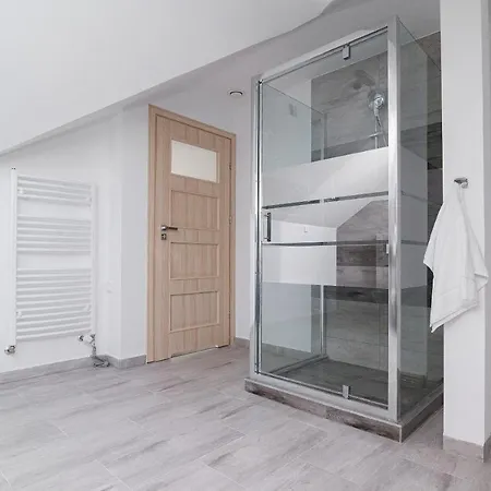 아파트 Astra - & Restaurant *