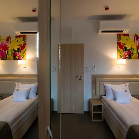 Astra - & Restaurant *