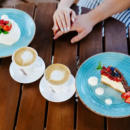 아파트 Astra - & Restaurant *