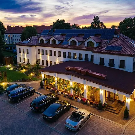 Astra - & Restaurant 아파트