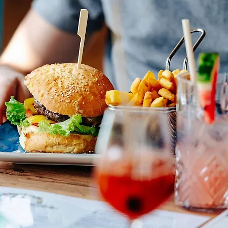 Astra - & Restaurant 오시비엥침