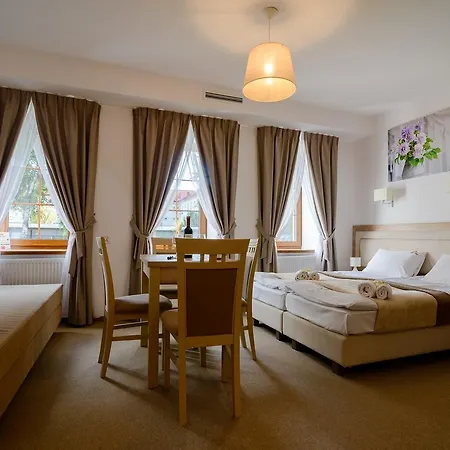 Astra - & Restaurant *