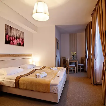 Astra - & Restaurant 아파트 *