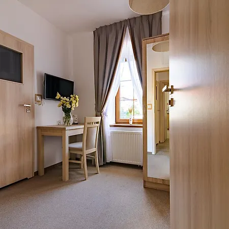 Astra - & Restaurant 오시비엥침