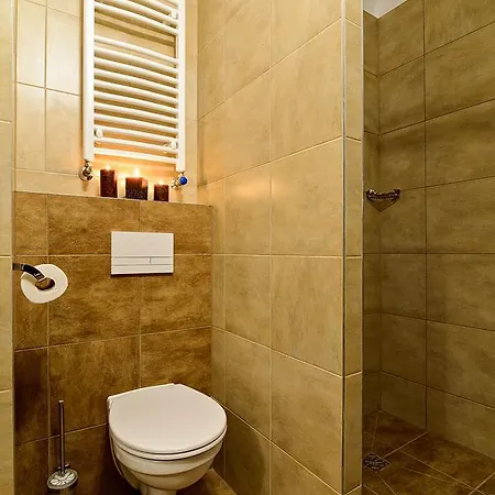 Astra - & Restaurant 아파트 오시비엥침