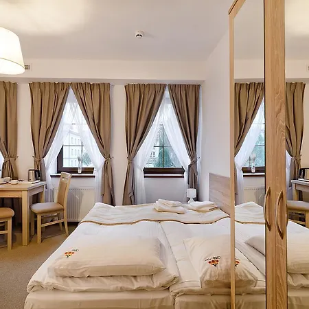 Astra - & Restaurant 아파트 오시비엥침