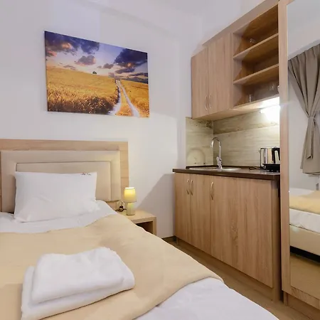 아파트 Astra - & Restaurant *