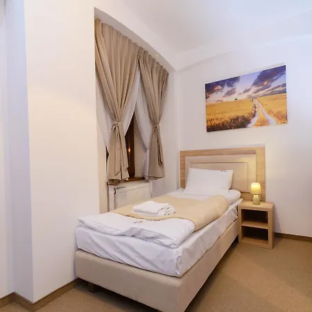 Astra - & Restaurant アパート *