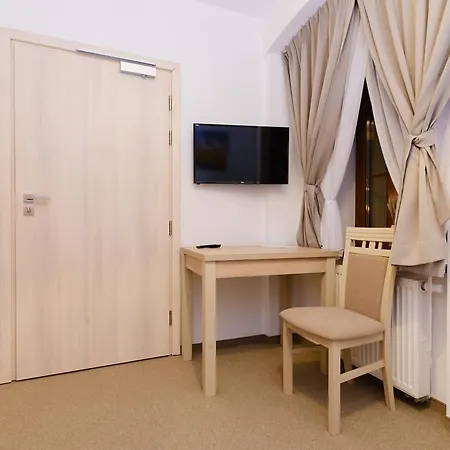 아파트 Astra - & Restaurant *