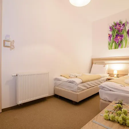 アパート Astra - & Restaurant