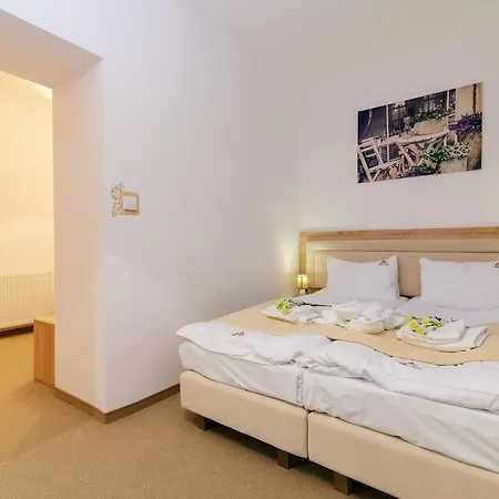 Astra - & Restaurant オシフィエンチム