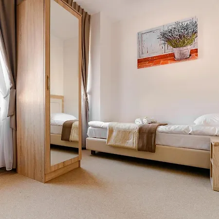 Astra - & Restaurant 아파트 오시비엥침