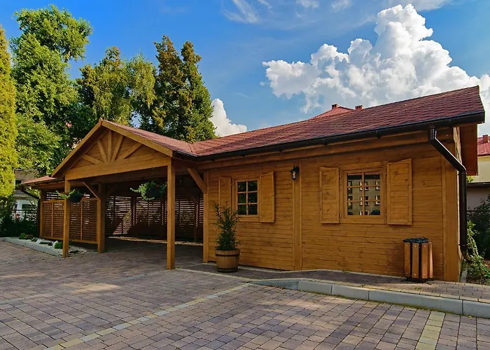 Astra - & Restaurant *