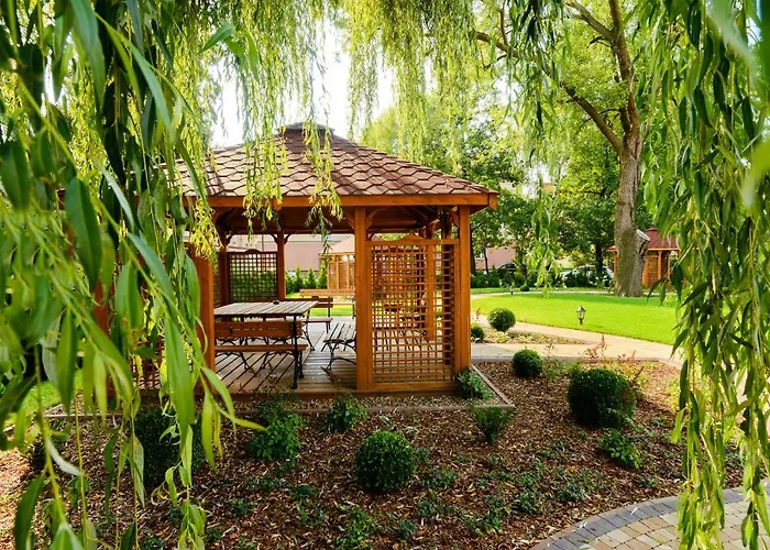 Astra - & Restaurant *